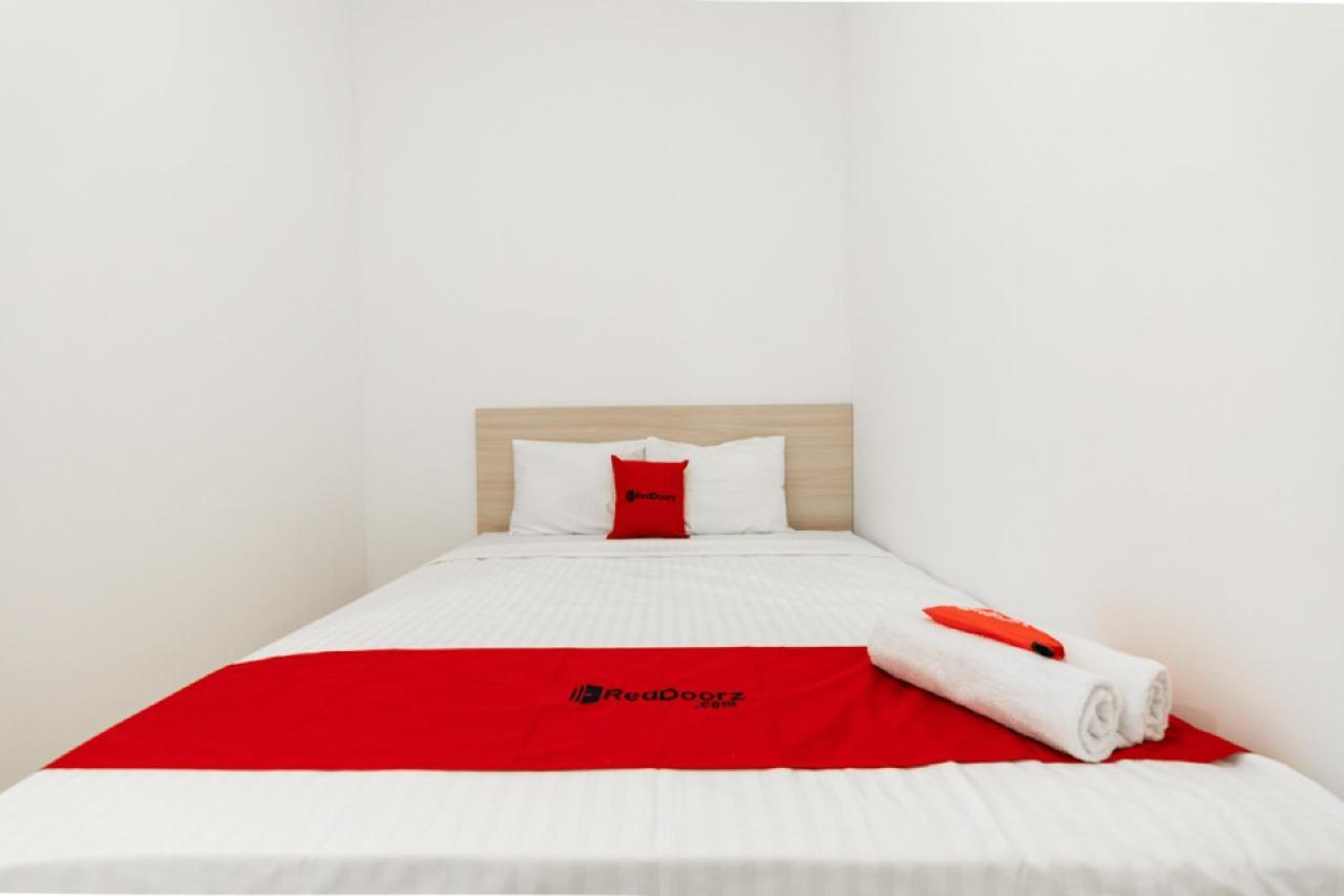 Reddoorz @ Graha Cemerlang Maros Kallikalli Exterior foto