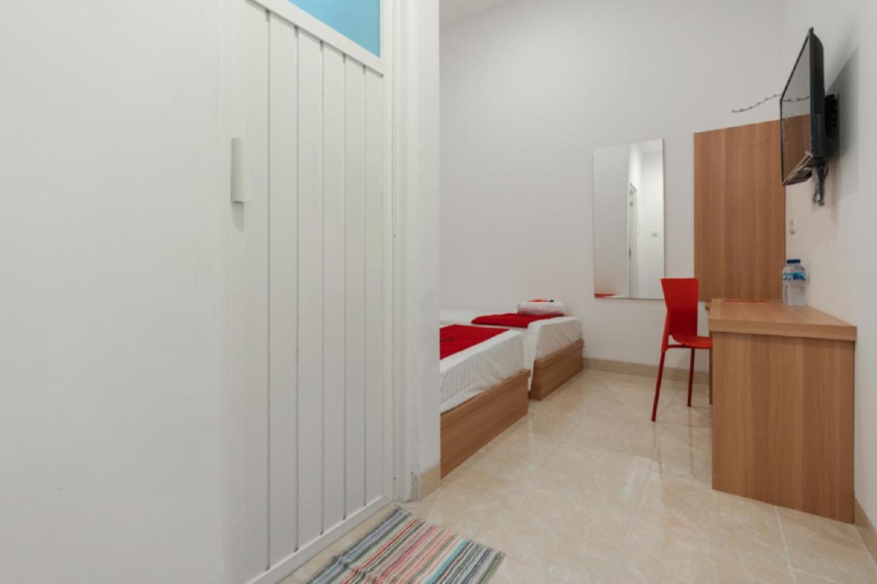 Reddoorz @ Graha Cemerlang Maros Kallikalli Exterior foto